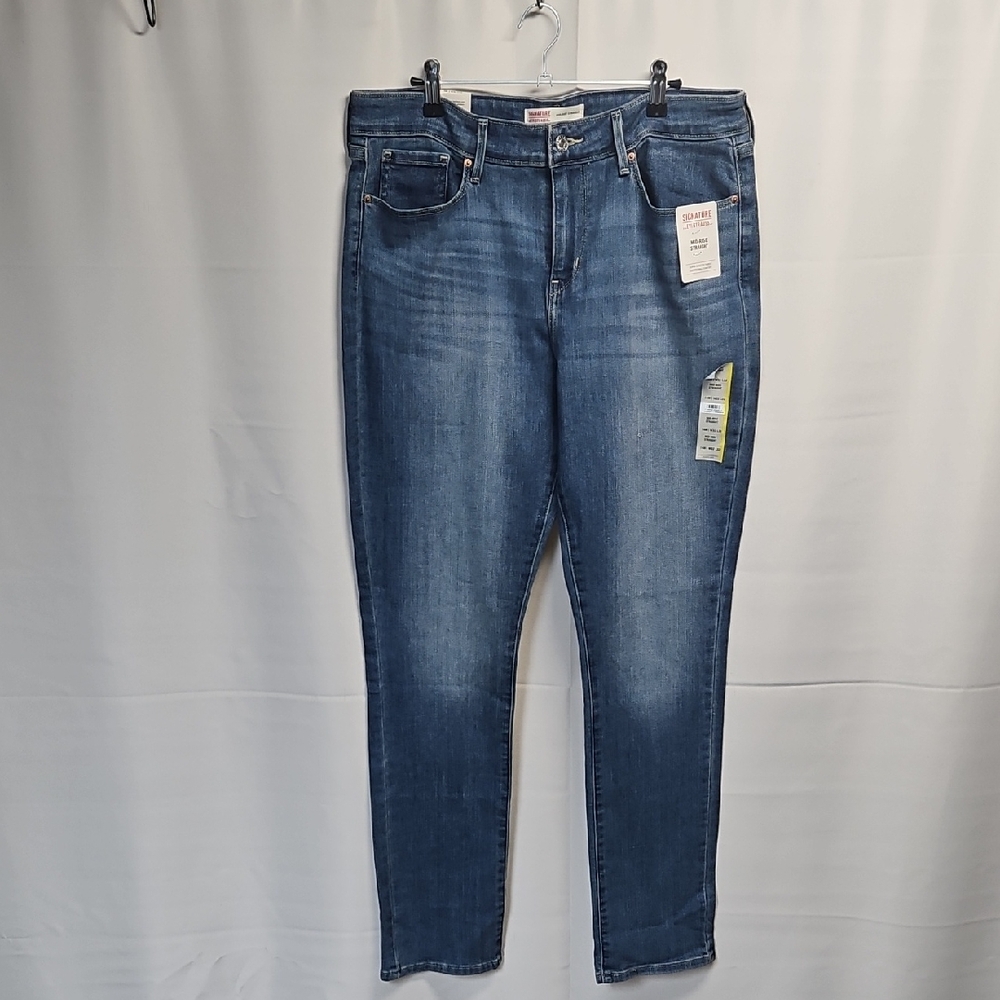 NWT Levi's  Signature Blue Jeans